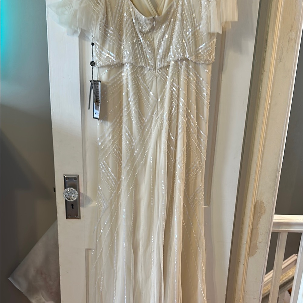 HP 🎀Adrianna Papell Cream Wedding Gown with Flutter Sleeves and V-Neck - Picture 4 of 16
